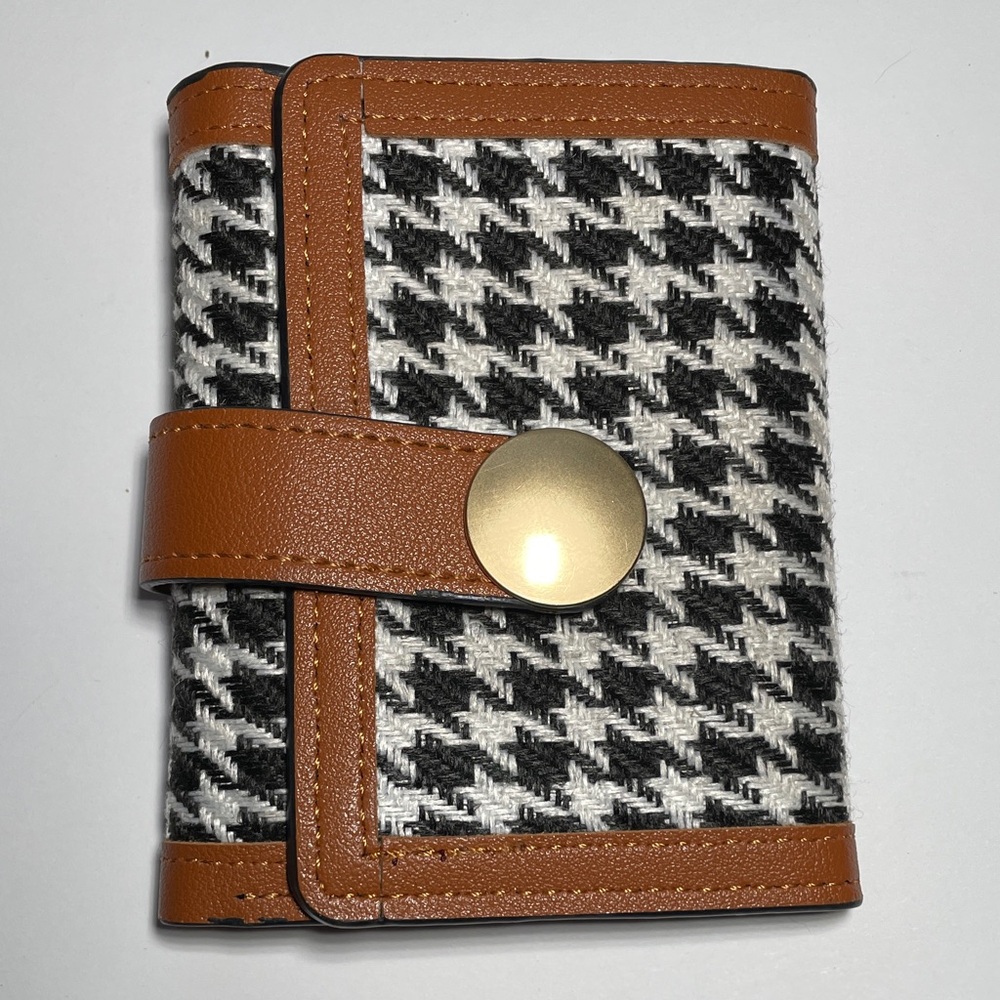 Stylish Houndstooth Wallet with Brown Trim